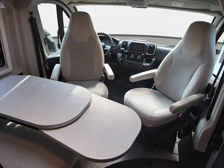 Fahrzeugbild Carado pro CV 640 SAT+TV / AHK / RFK 8fach bereift #14
