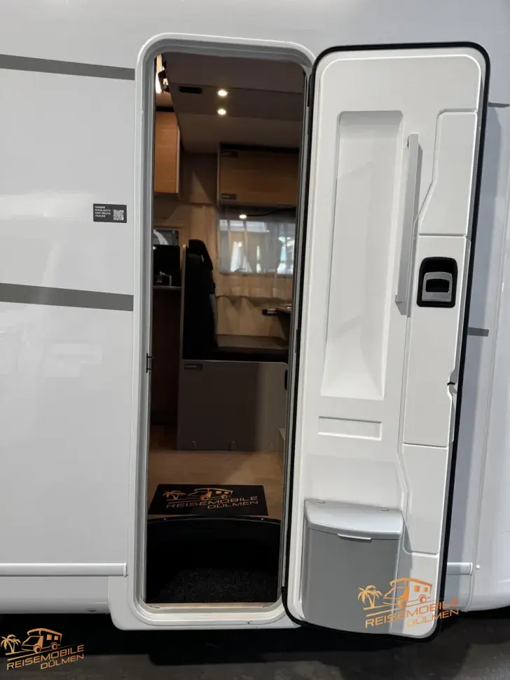 Fahrzeugbild LMC Tracer 730 EL Automatik #11