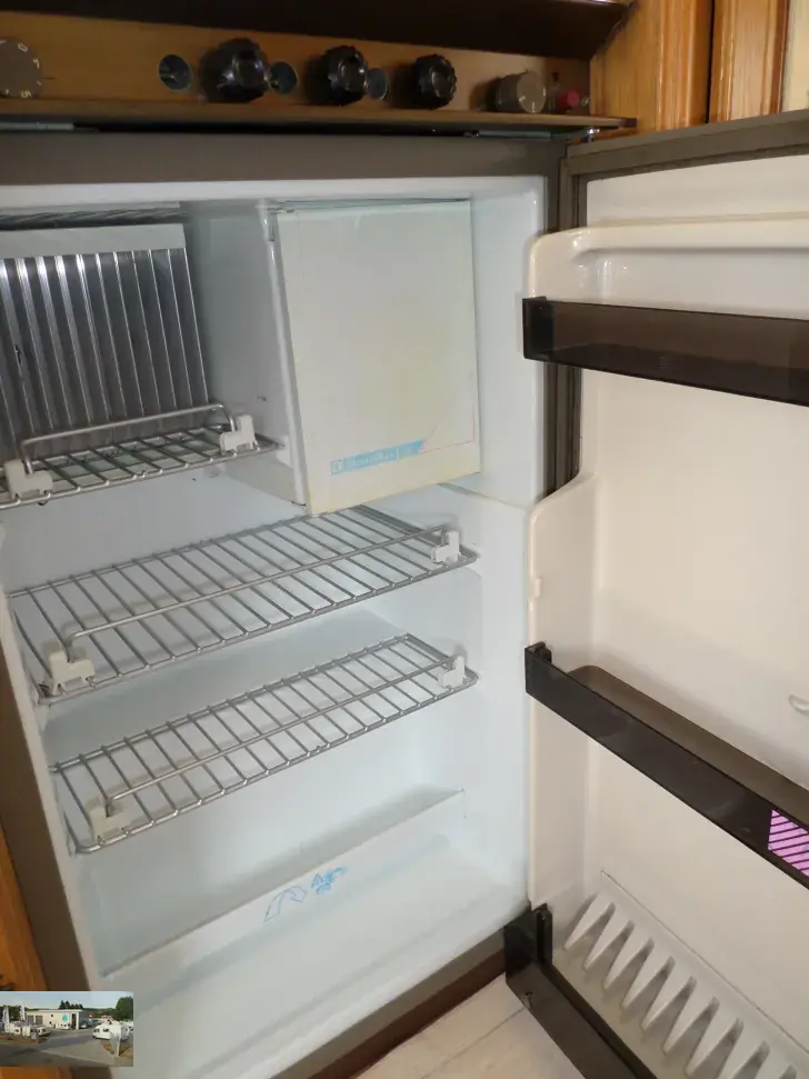 Fahrzeugbild Tabbert Comtesse 530 E Nr. 31 - Einzelbetten, RSG #12