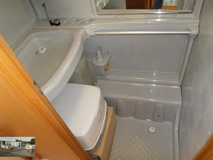 Fahrzeugbild Tabbert Comtesse 530 E Nr. 31 - Einzelbetten, RSG #24