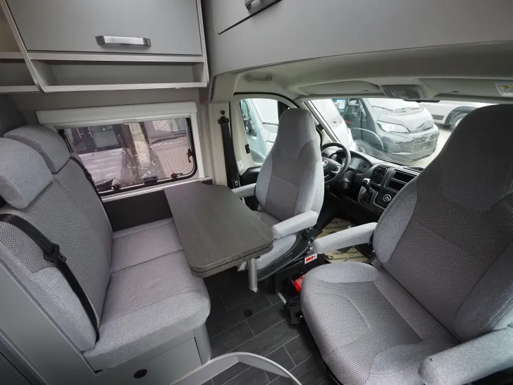 Fahrzeugbild Weinsberg CaraTour 630 MEG Outlaw, Motorrad-Mitnahme #5