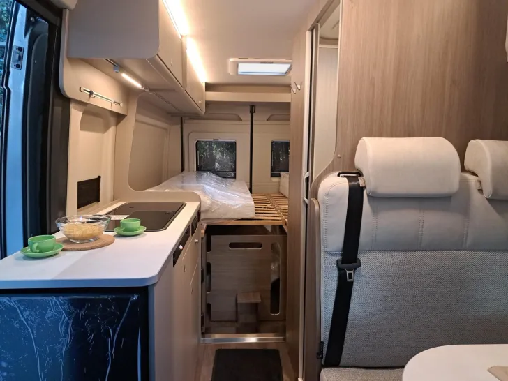 Fahrzeugbild Carado pro+ CV 640 3. Bett #8
