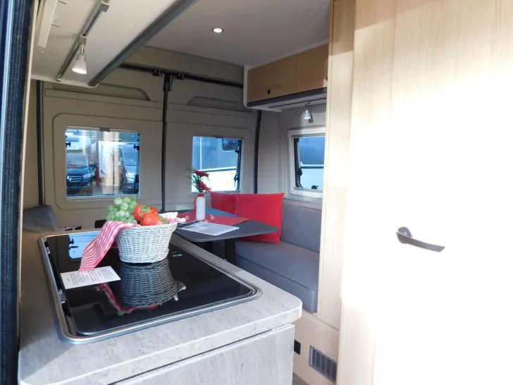 Fahrzeugbild Sunlight Vanlife 540 AWT iso+beheizt, Fenster hi.re. #13