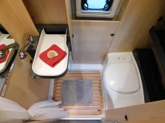 Bild 16 Sunlight Vanlife 540 AWT iso+beheizt, Fenster hi.re.