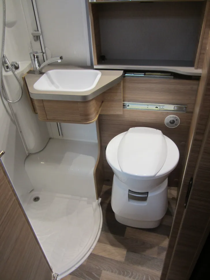 Fahrzeugbild Weinsberg CaraCompact 640 MEG EDITION [PEPPER] Distronic, MBUX, Fenster h.l. #7