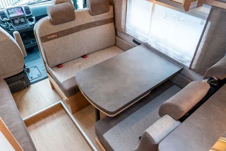 Fahrzeugbild Hobby ONTOUR T 700 KMH *Mj.25*Hubbett*Etagenbett*RFK* #11
