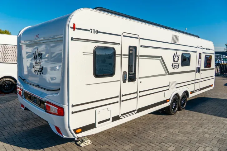Fahrzeugbild LMC Exquisit VIP 710 K RS EDITION  ALDE+7 PERSONEN #4