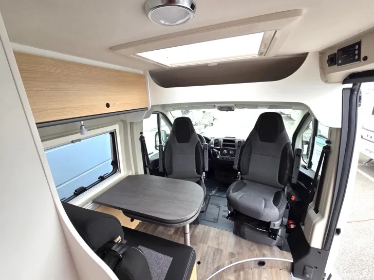 Fahrzeugbild Sunlight Camper Van Cliff 600 #5