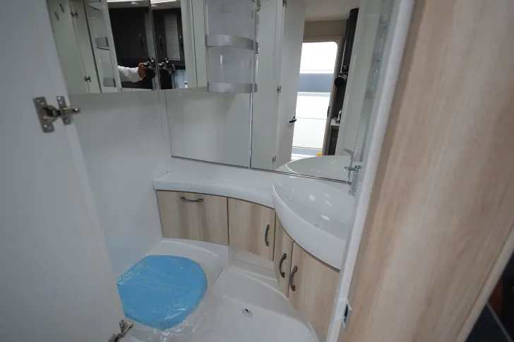 Fahrzeugbild Hobby De Luxe 490 KMF Für die Familie #7