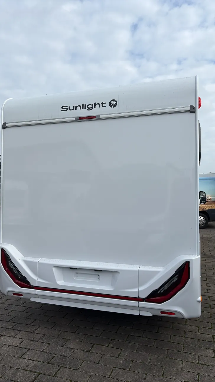 Frontal Hinten Sunlight T 66S