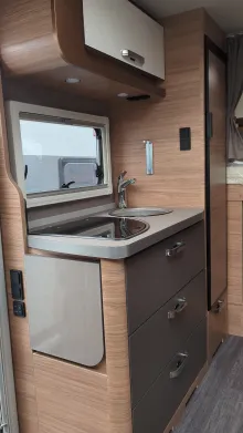 Sicht vorne-hinten Weinsberg CaraCompact 640 MEG EDITION [PEPPER] Mercedes 170PS Automatik-1227