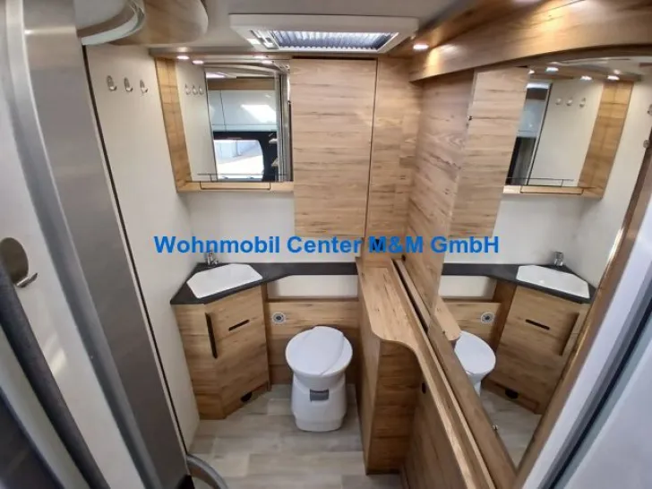 Fahrzeugbild Pilote P696 D Evidence TV Sat Solar #10