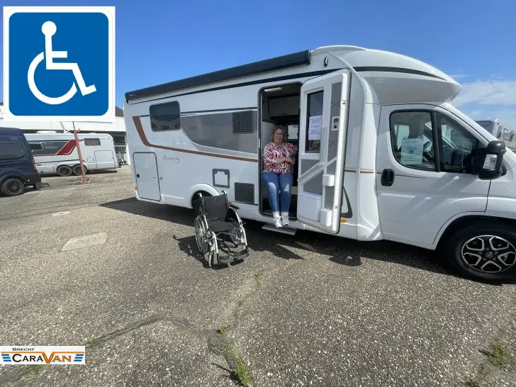 Fahrzeugbild Bürstner Lyseo TD 736 Rolli barrierefrei mit Sitz/Hublift #1