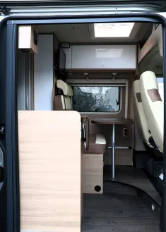 Bild 8 Laika Kosmo 6.4 Automatik 9 Gang/ 160 PS/