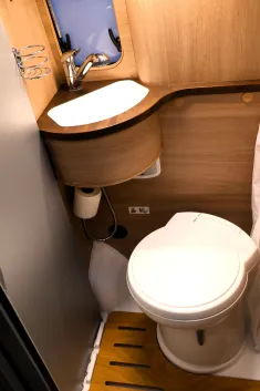 Bild 16 Laika Kosmo 6.4 Automatik 9 Gang/ 160 PS/