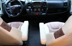 Bild 14 Laika Kosmo 6.4 Automatik 9 Gang/ 160 PS/