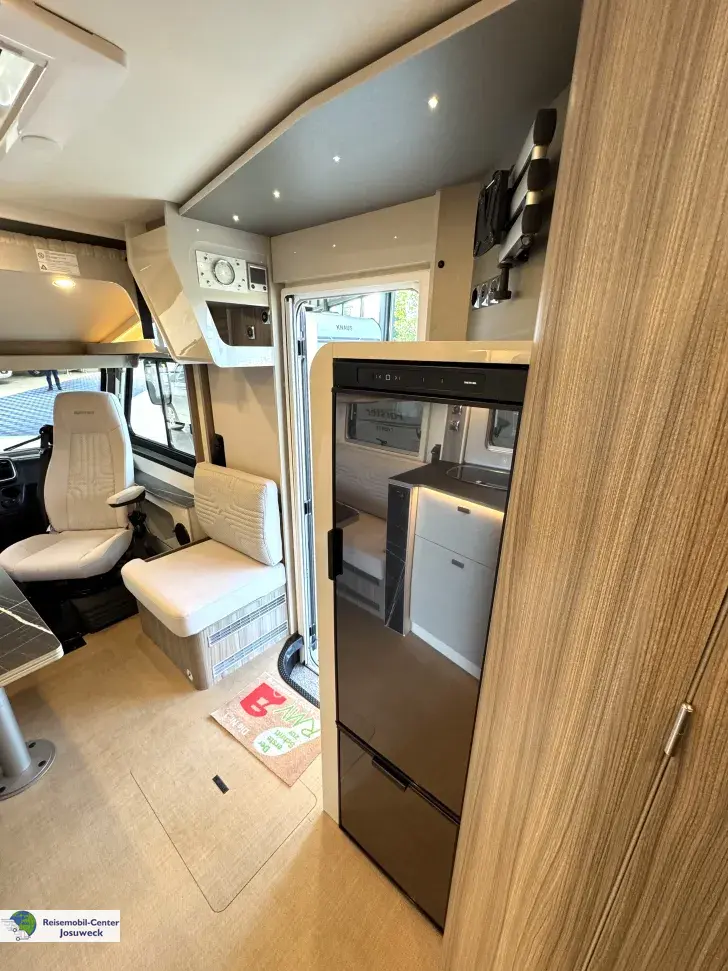 Fahrzeugbild Bürstner Lyseo I 727 G 180 PS Alde Einzelbetten #11