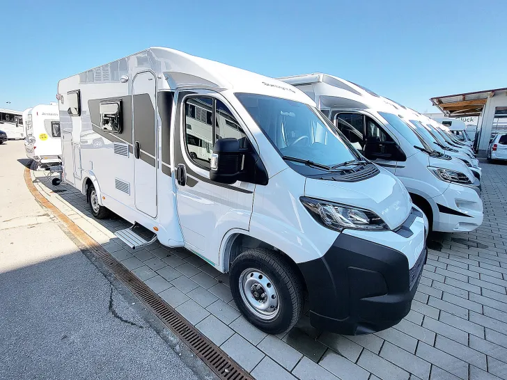 Fahrzeugbild Sunlight VAN V66 #2