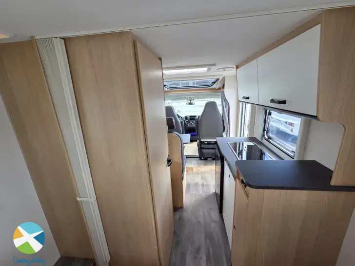 Sicht vorne-hinten Sunlight V 69 Adventure Edition