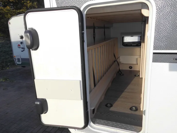 Fahrzeugbild Hobby DE LUXE EDITION 560 KMFe #4