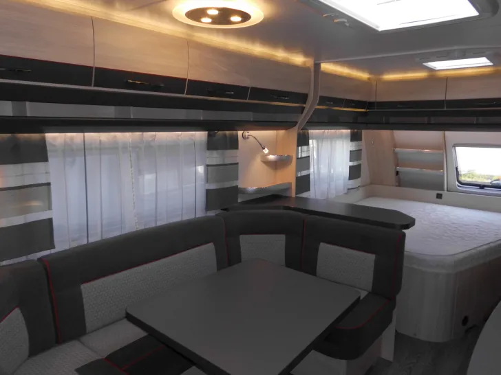 Fahrzeugbild Hobby DE LUXE EDITION 560 KMFe #5