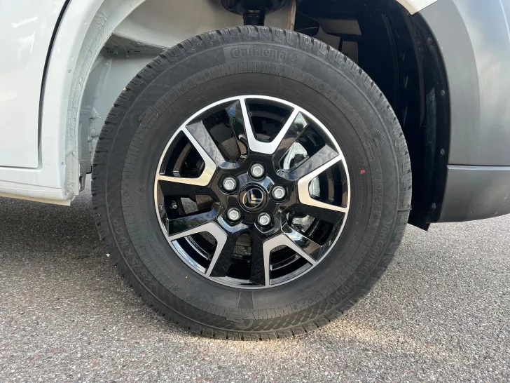 Fahrzeugbild Sunlight VAN V66 #4