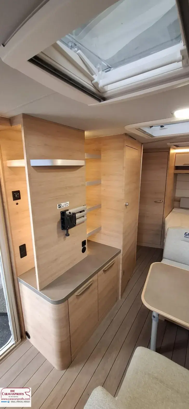 Fahrzeugbild Knaus Südwind 500 PF 60 YEARS Bugküche #6