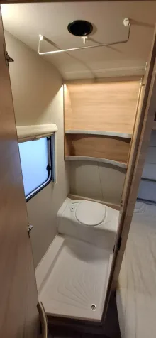 Fahrzeugbild Knaus Südwind 500 PF 60 YEARS Bugküche #9