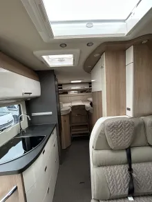 Fahrzeugbild Carthago C1-tourer I 141 KB-LE lightweight 3.5t *junger Gebrauchtwagen* #10