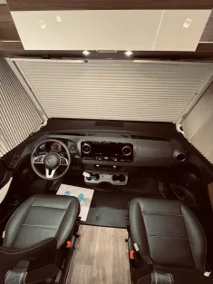 Bild 7 Hymer B-Klasse ML I 880 Hydraulische Hubstützen!