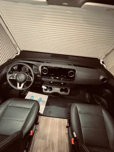 Bild 8 Hymer B-Klasse ML I 880 Hydraulische Hubstützen!