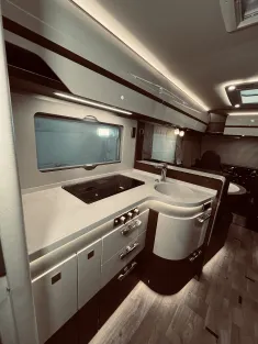 Bild 20 Hymer B-Klasse ML I 880 Hydraulische Hubstützen!