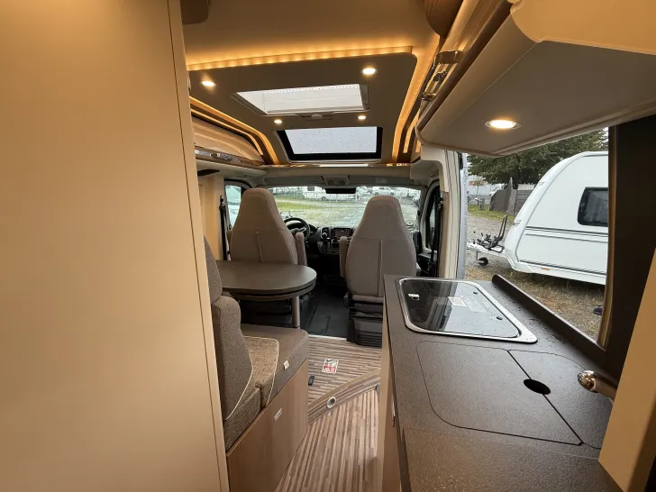 Fahrzeugbild Malibu Van First Class - Two Rooms 640 LE RB charming GT skyview #12