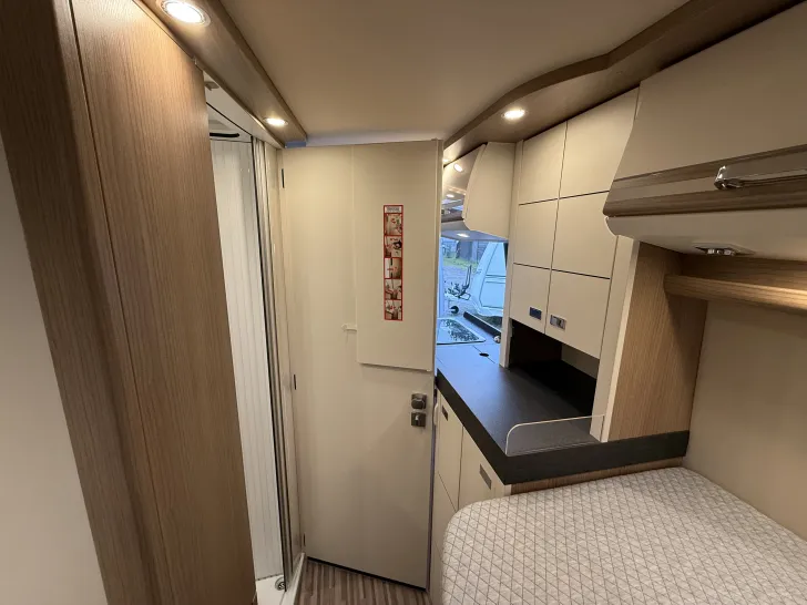 Fahrzeugbild Malibu Van First Class - Two Rooms 640 LE RB charming GT skyview #14