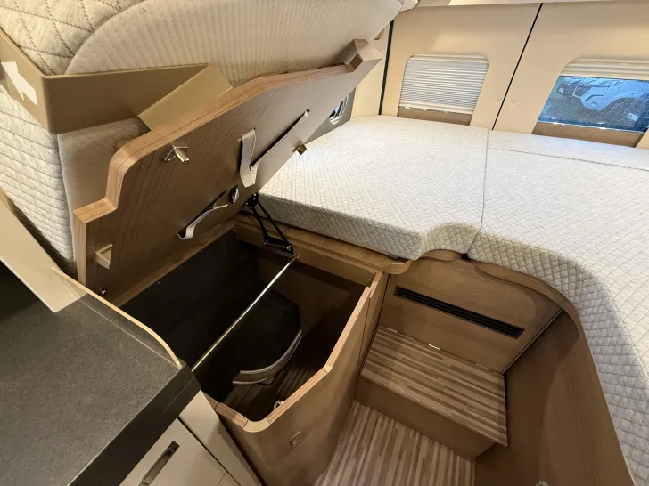 Fahrzeugbild Malibu Van First Class - Two Rooms 640 LE RB charming GT skyview #15