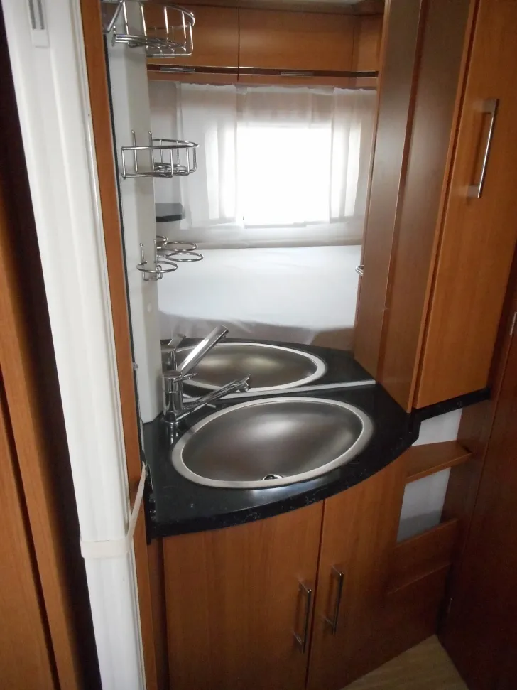 Fahrzeugbild LMC Musica 440 D Autark Mover Markise Tower #12