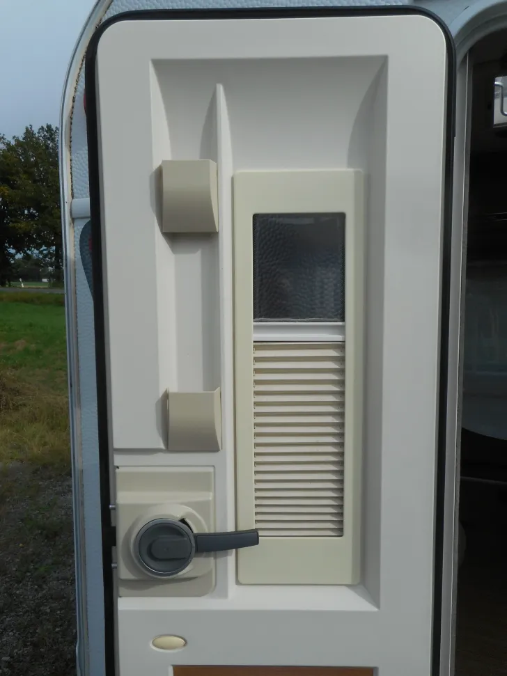 Fahrzeugbild LMC Musica 440 D Autark Mover Markise Tower #5