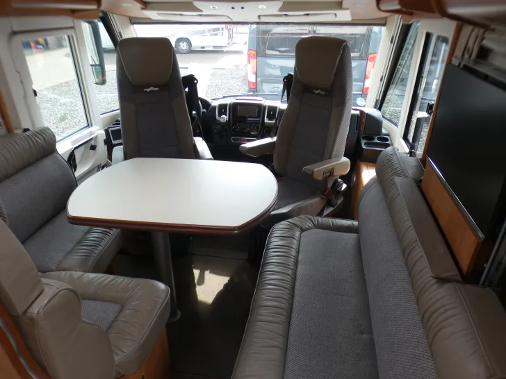 Fahrzeugbild Carthago chic c-line 5.5 XL LE 1.Hand #7