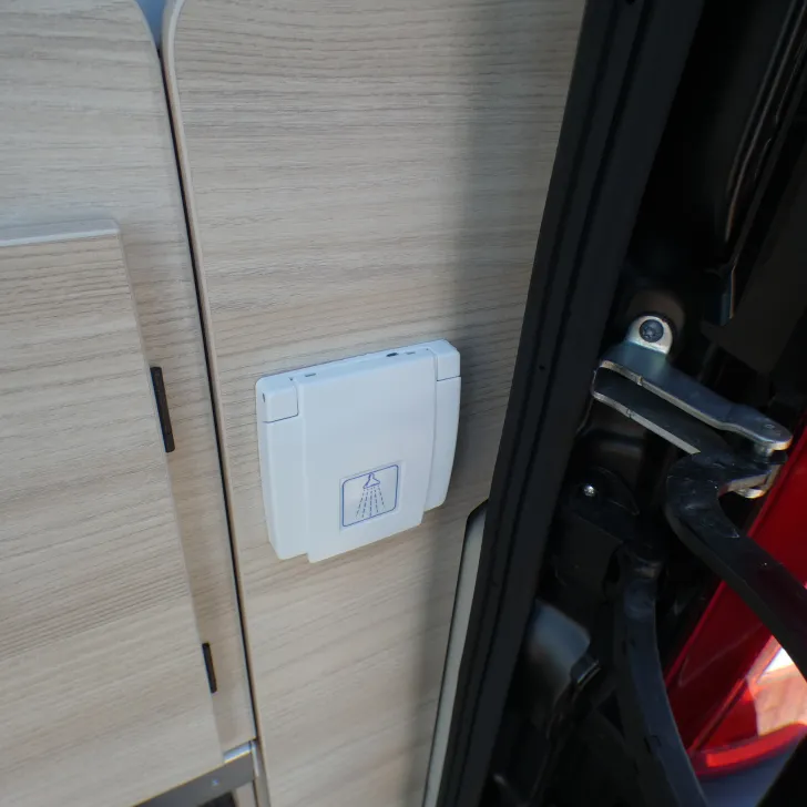 Fahrzeugbild Eura Mobil Van 635 EB Automatik, Solar #7