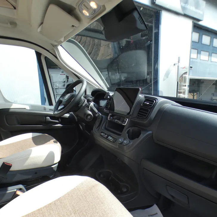 Fahrzeugbild Eura Mobil Van 635 EB Automatik, Solar #12