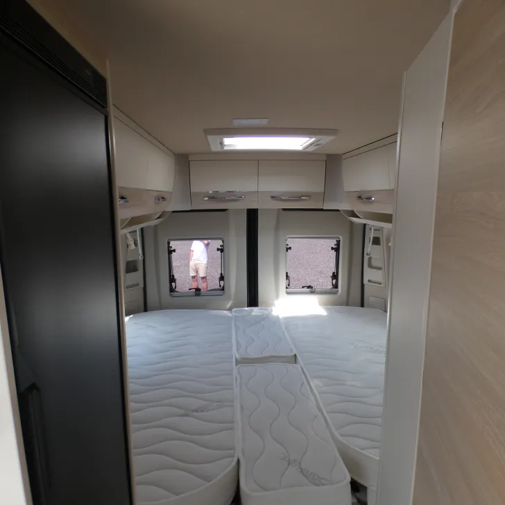 Fahrzeugbild Eura Mobil Van 635 EB Automatik, Solar #13