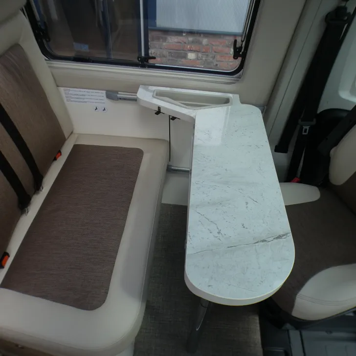 Fahrzeugbild Eura Mobil Van 635 EB Automatik, Solar #17