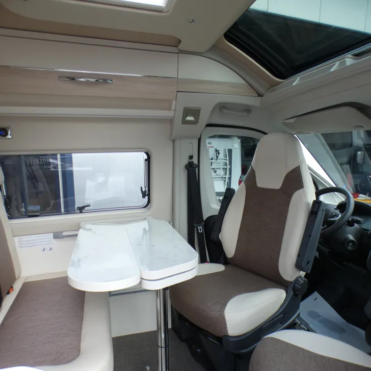 Fahrzeugbild Eura Mobil Van 635 EB Automatik, Solar #19