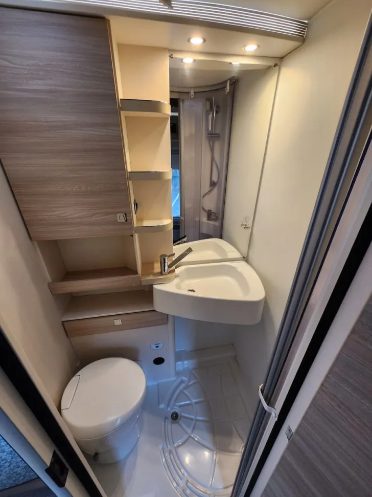 Fahrzeugbild Eura Mobil Activa One 570 HS *SCHAUSONNTAG 11-16 UHR* #12