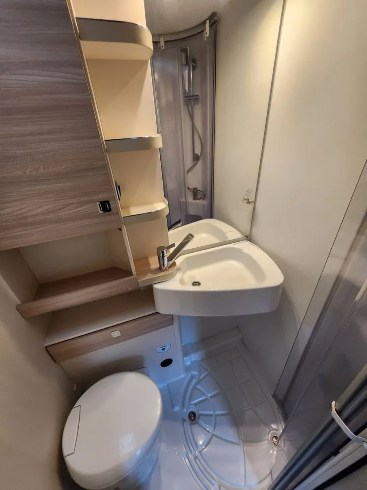 Fahrzeugbild Eura Mobil Activa One 570 HS *SCHAUSONNTAG 11-16 UHR* #13