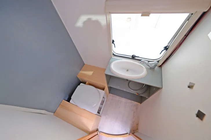 Fahrzeugbild Knaus Sun Traveller 501/DPF-Grün/Markise/TÜV 20-2027 #11