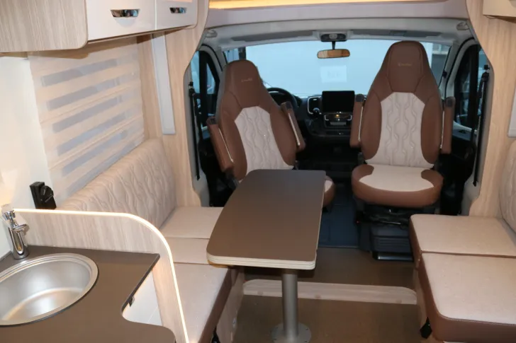 Fahrzeugbild Bürstner Limited T 727 G AT9G+Markise+TV+Hubbett #7