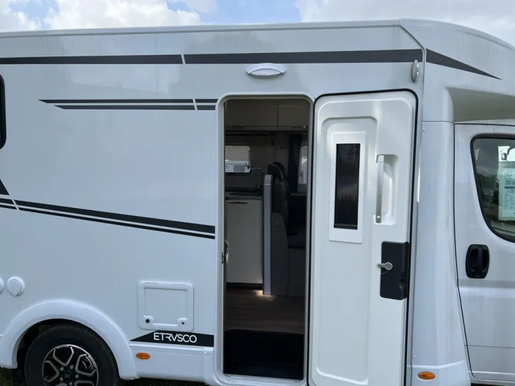 Fahrzeugbild Etrusco T 6900 SB #3