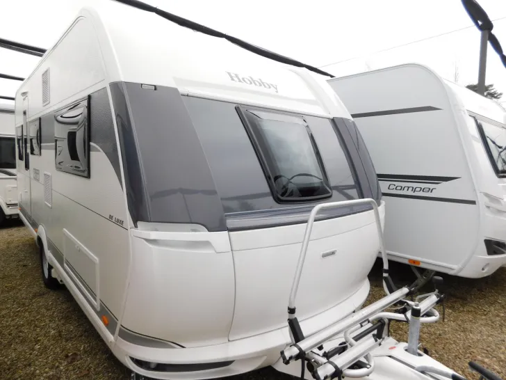 Fahrzeugbild Hobby De Luxe 495 UL Mover, Fahrradtr, Autark, 1800 kg #1