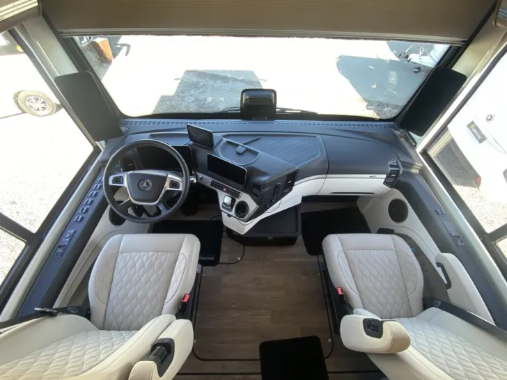 Fahrzeugbild Morelo Empire Liner 105 GO #12